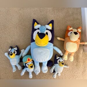 Bluey set. Large dad and talking mum